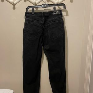 Black Hollister Ultra High-Rise Mom Jean, size w27 L29